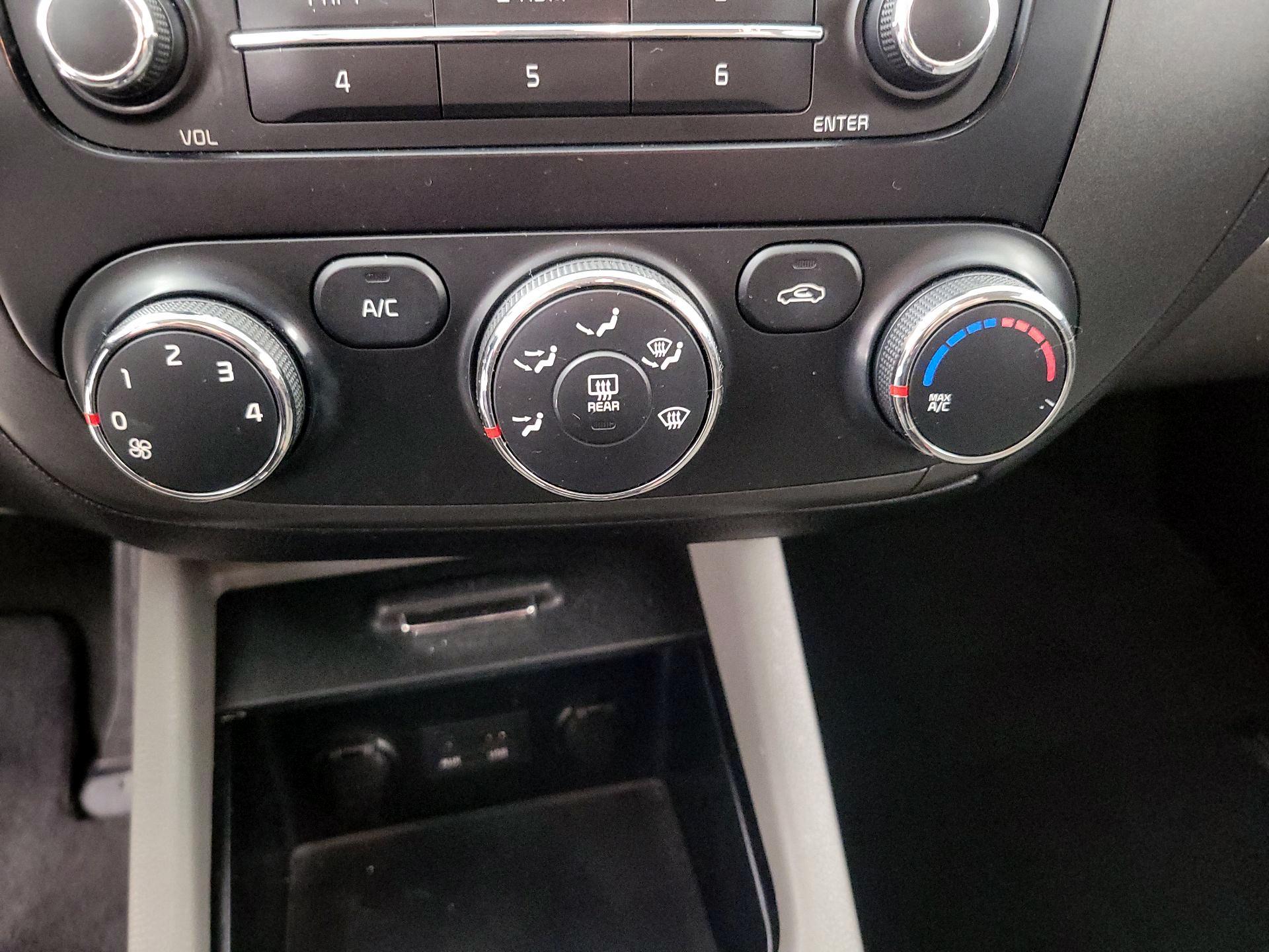 Thumbnail: 2014 Kia Forte - 15