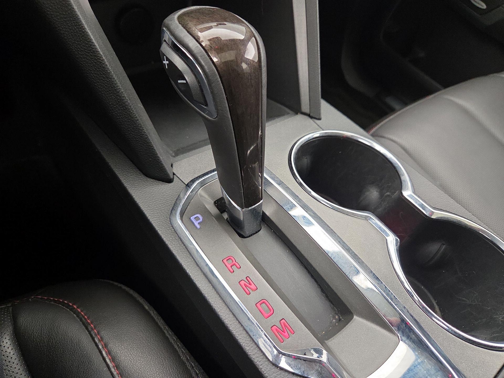 Thumbnail: 2015 GMC Terrain - 16