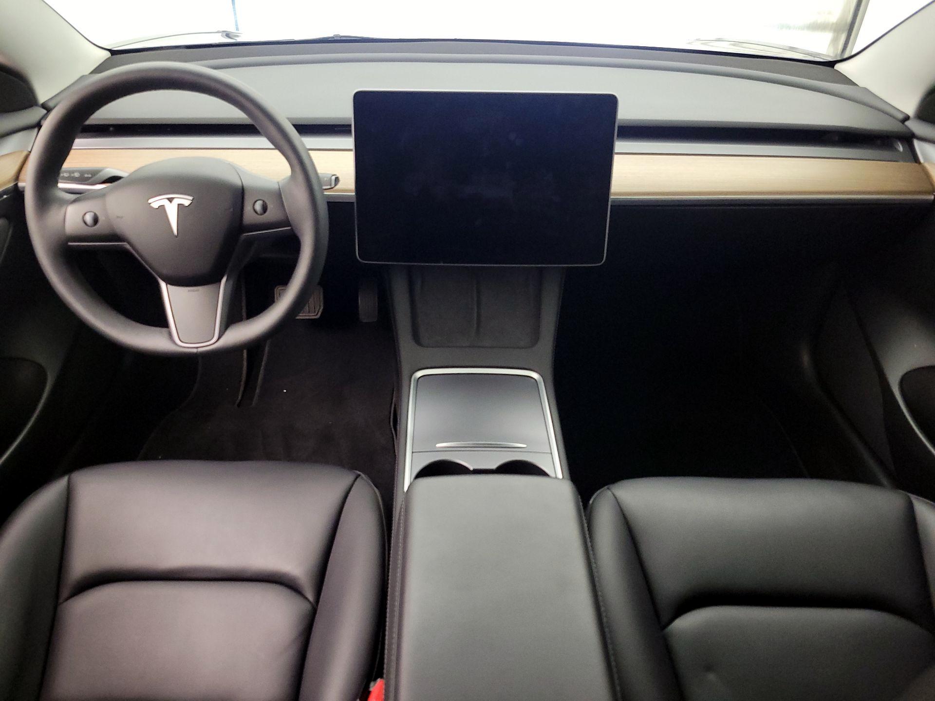 Thumbnail: 2023 Tesla Model 3 - 9