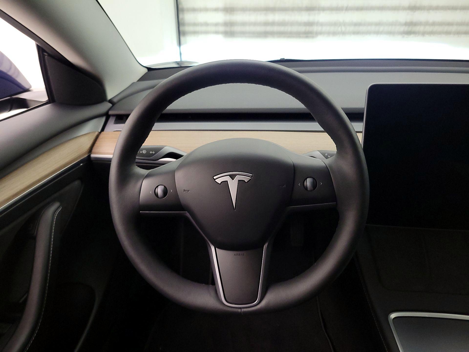 Thumbnail: 2023 Tesla Model 3 - 10