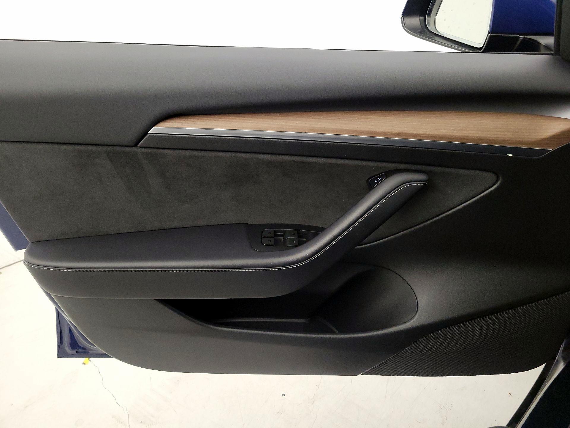 Thumbnail: 2023 Tesla Model 3 - 12