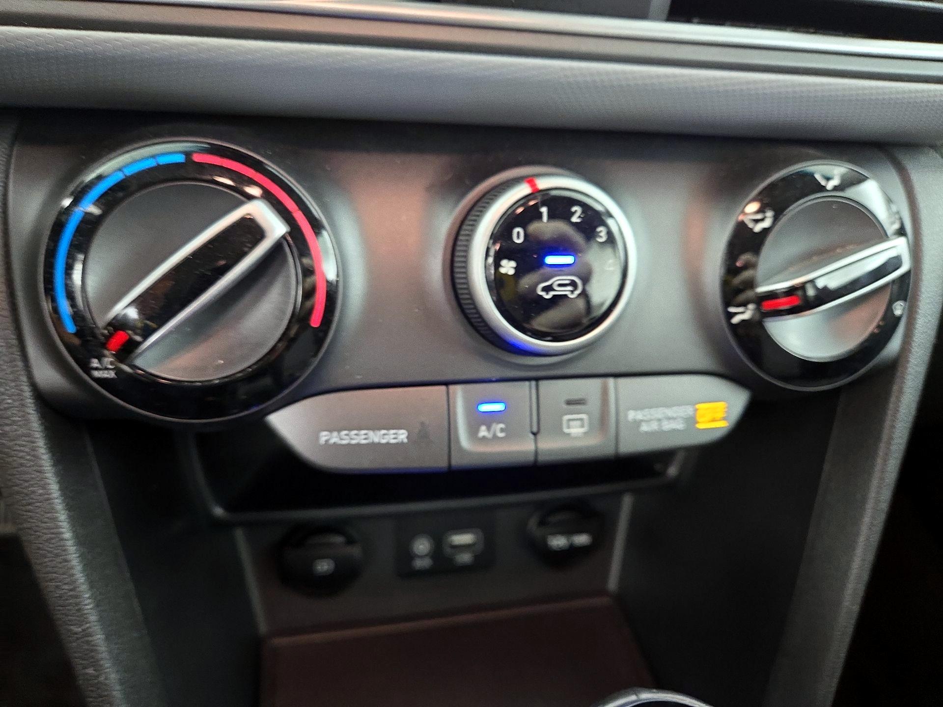 Thumbnail: 2020 Hyundai Kona - 16