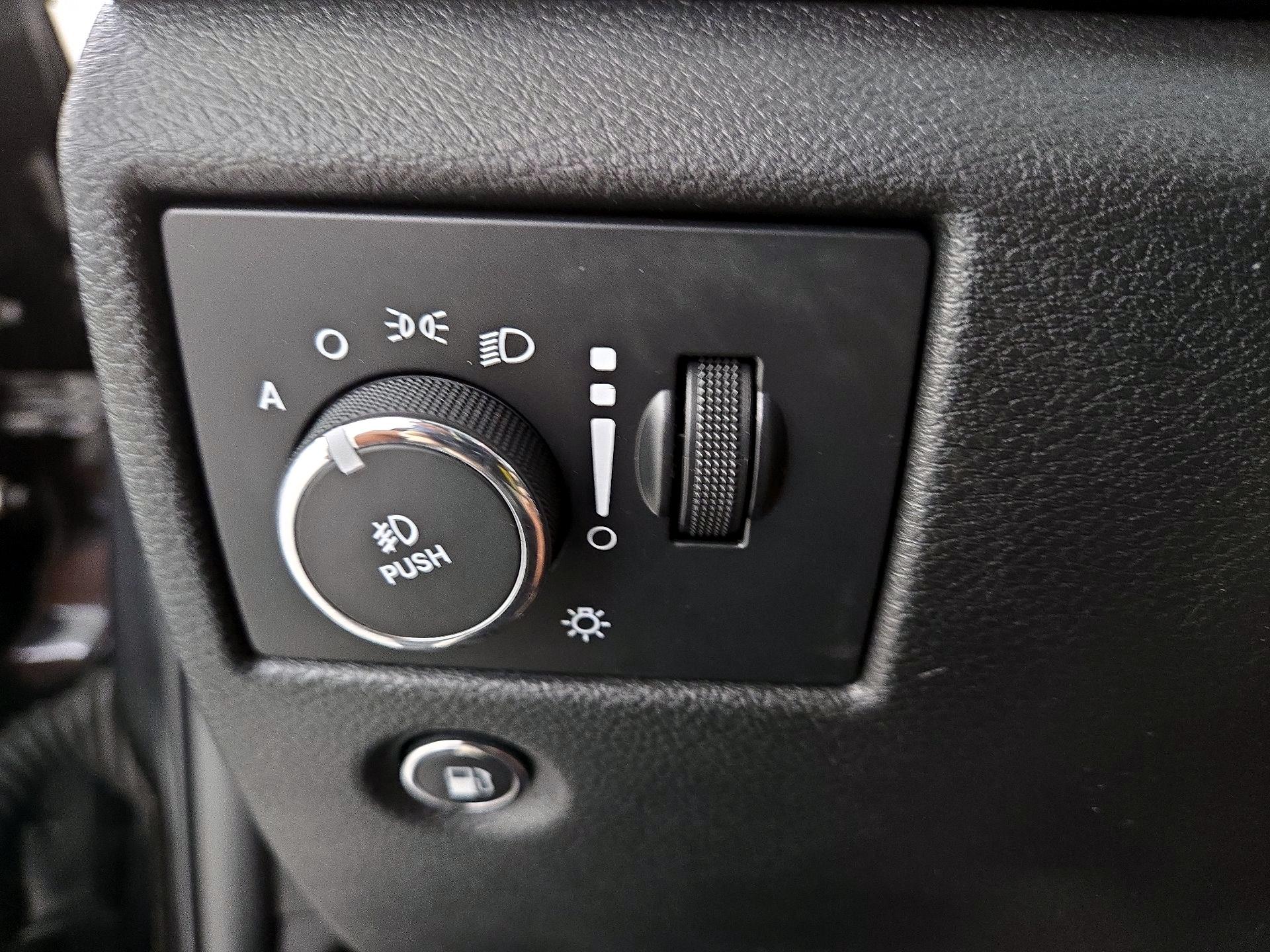 Thumbnail: 2015 Jeep Grand Cherokee - 13