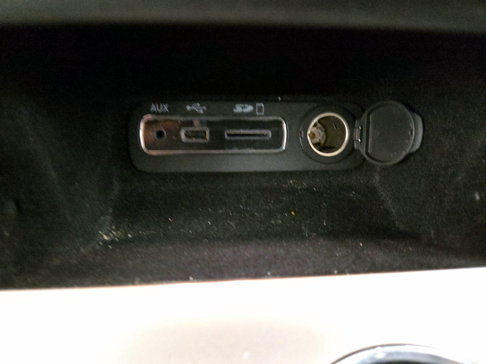 Thumbnail: 2015 Jeep Grand Cherokee - 19