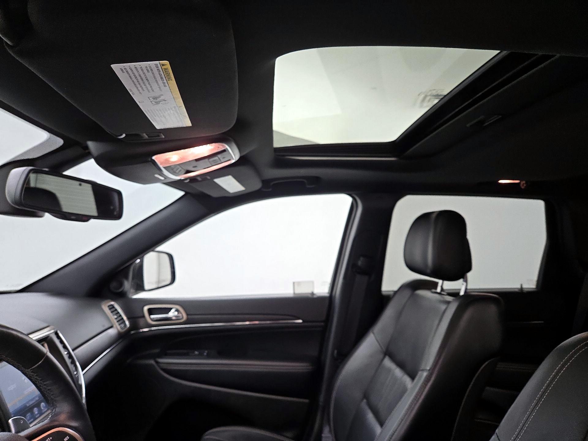 Thumbnail: 2015 Jeep Grand Cherokee - 20