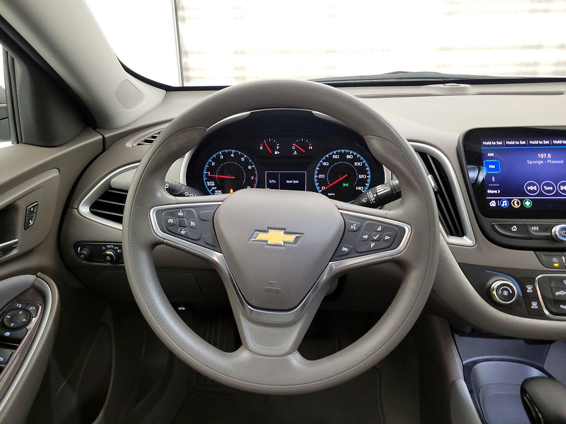 Thumbnail: 2022 Chevrolet Malibu - 10