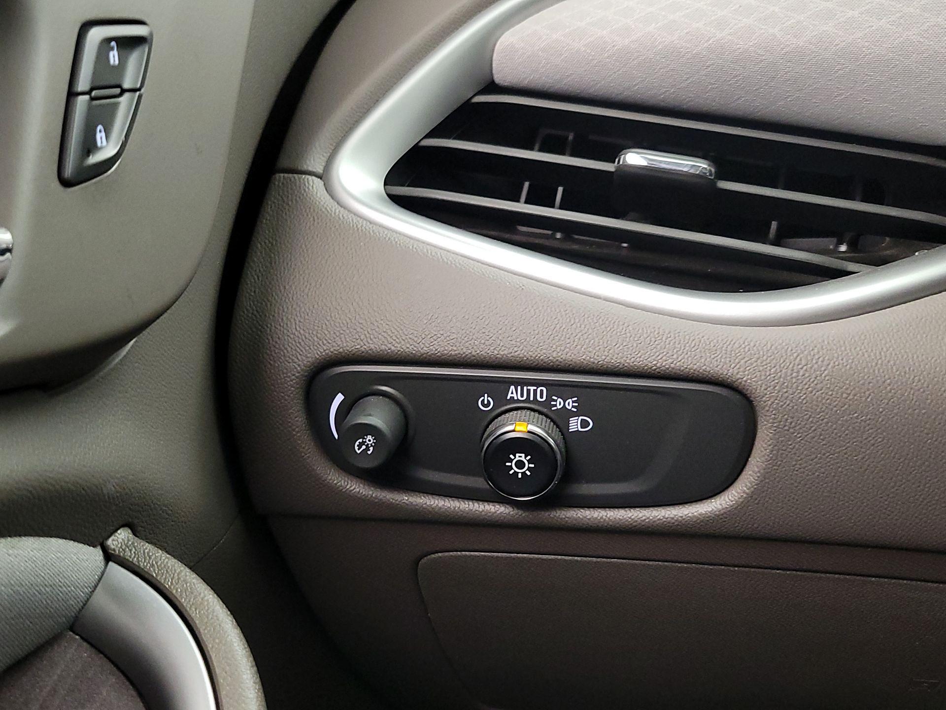 Thumbnail: 2022 Chevrolet Malibu - 13