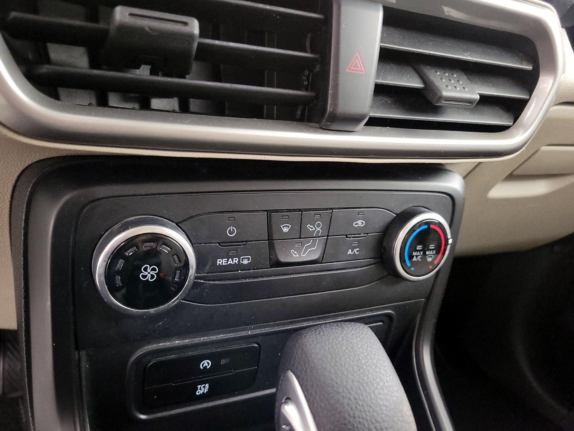 Thumbnail: 2018 Ford EcoSport - 16