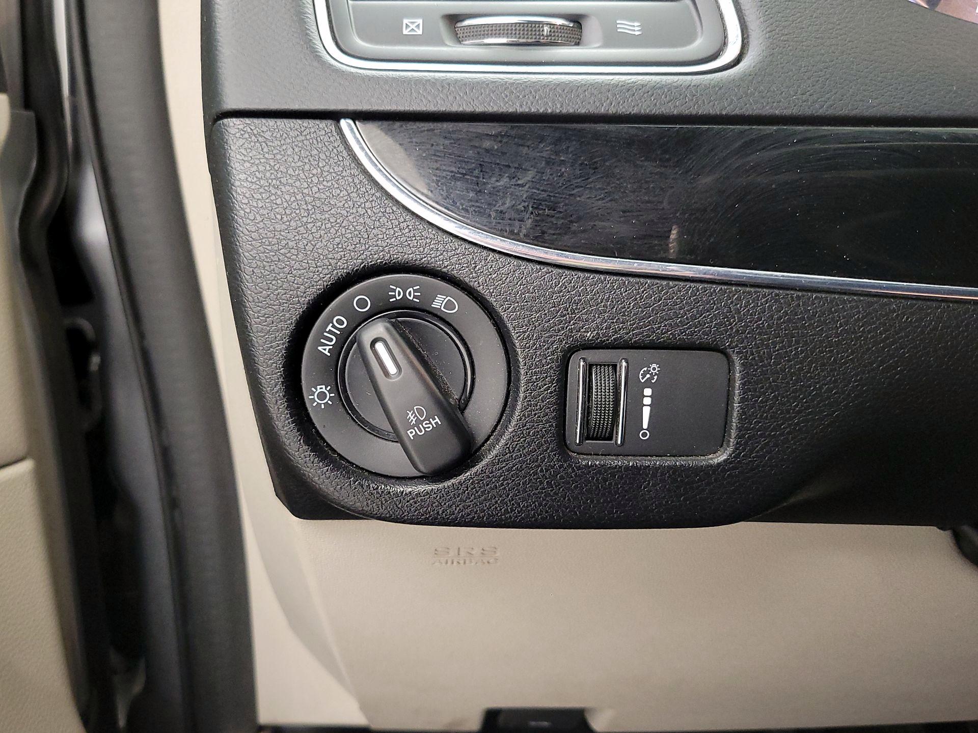 Thumbnail: 2019 Dodge Grand Caravan - 13