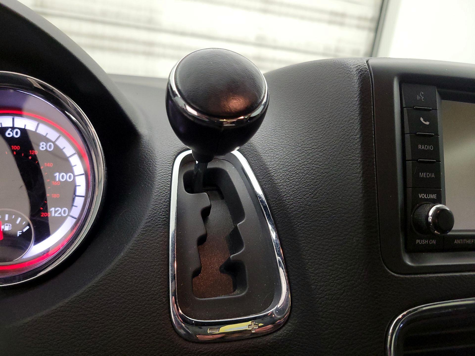 Thumbnail: 2019 Dodge Grand Caravan - 17