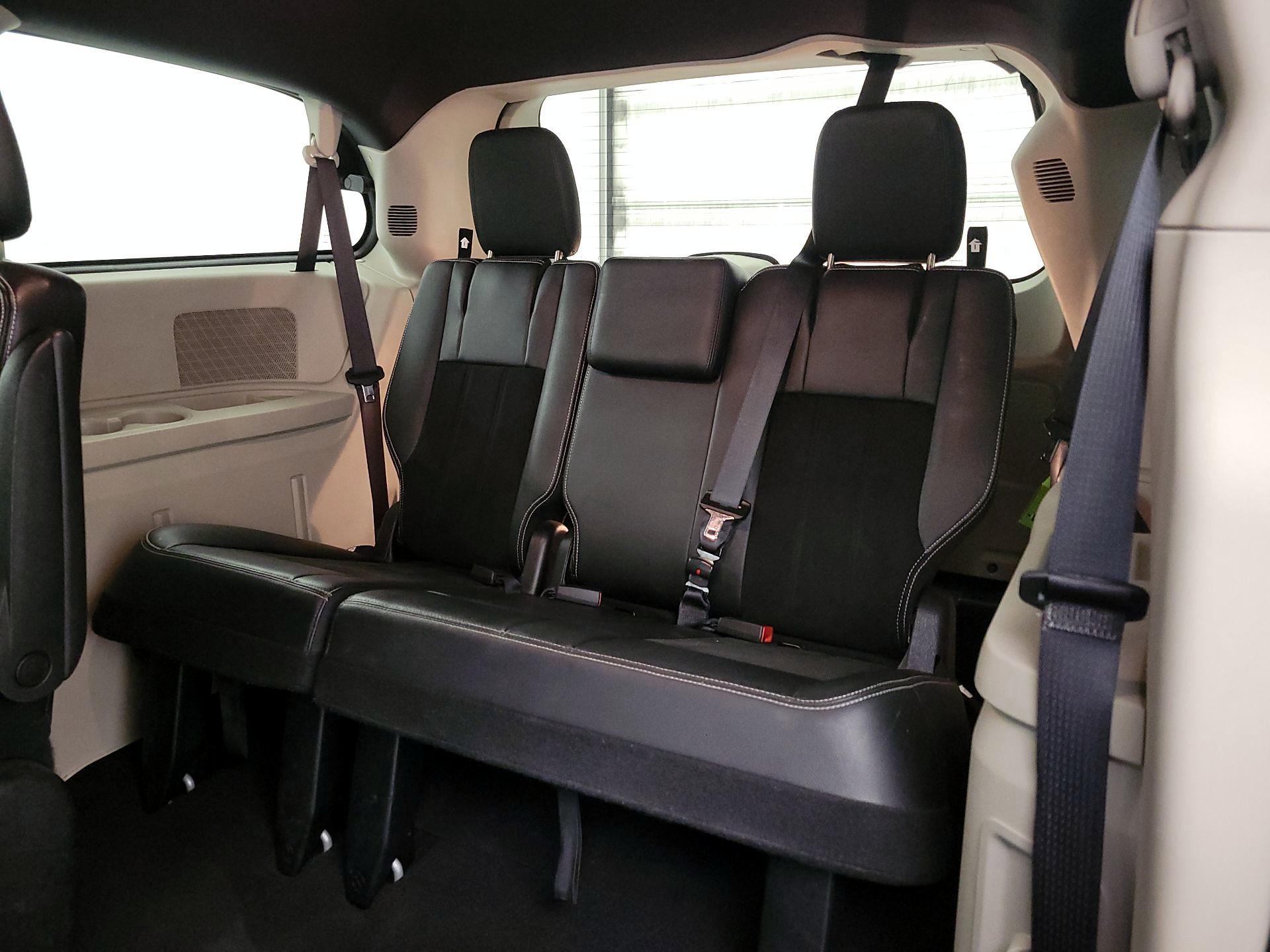 Thumbnail: 2019 Dodge Grand Caravan - 19