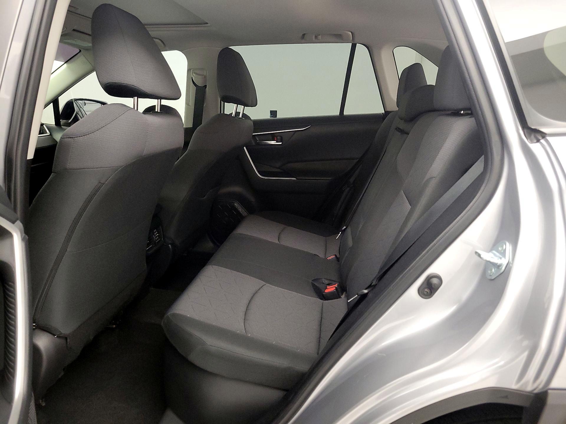 Thumbnail: 2021 Toyota RAV4 - 20