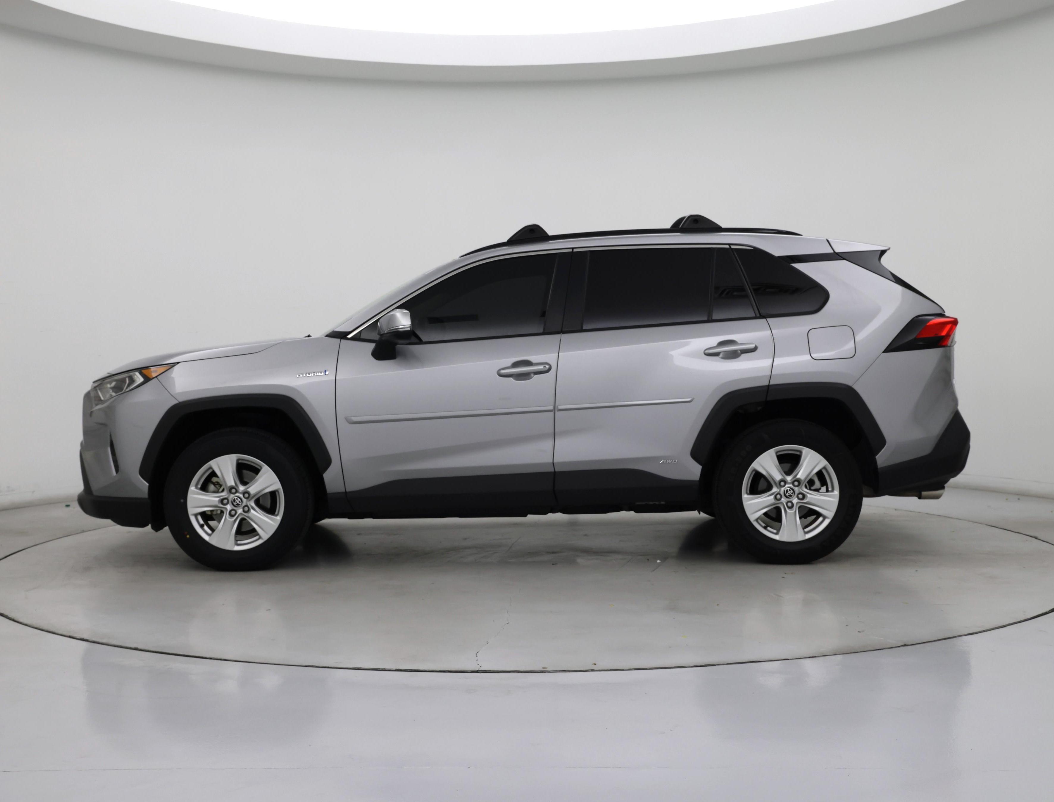 Thumbnail: 2021 Toyota RAV4 - 3