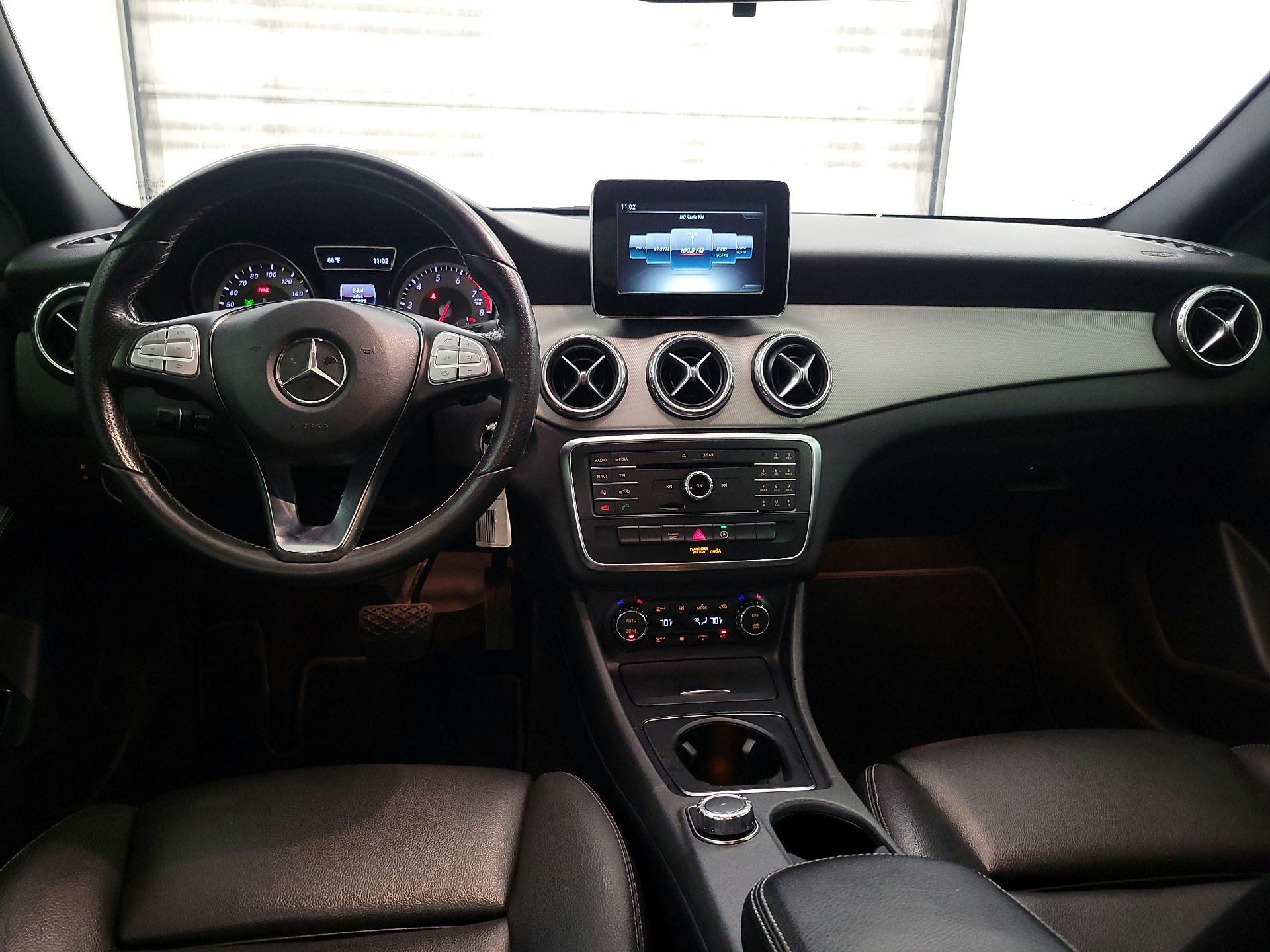 Thumbnail: 2017 Mercedes-Benz GLA - 9