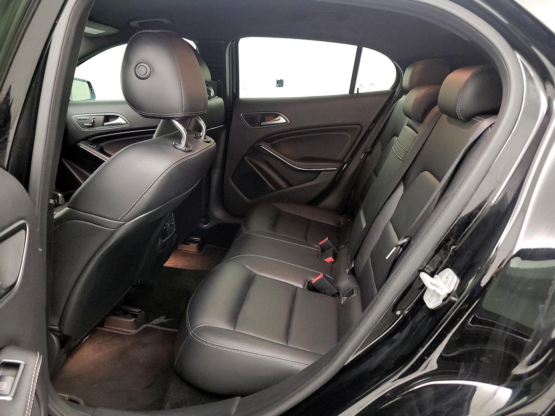 Thumbnail: 2017 Mercedes-Benz GLA - 19