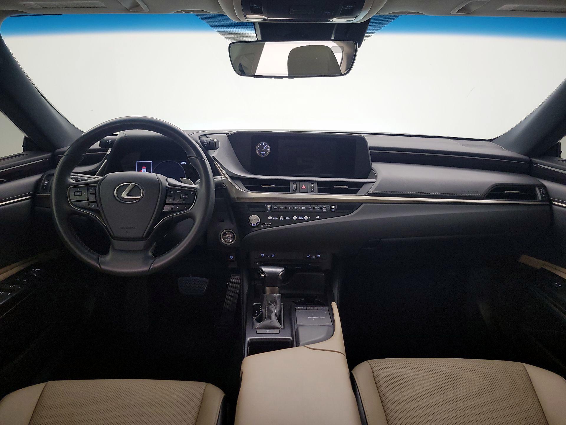 Thumbnail: 2021 Lexus ES - 9