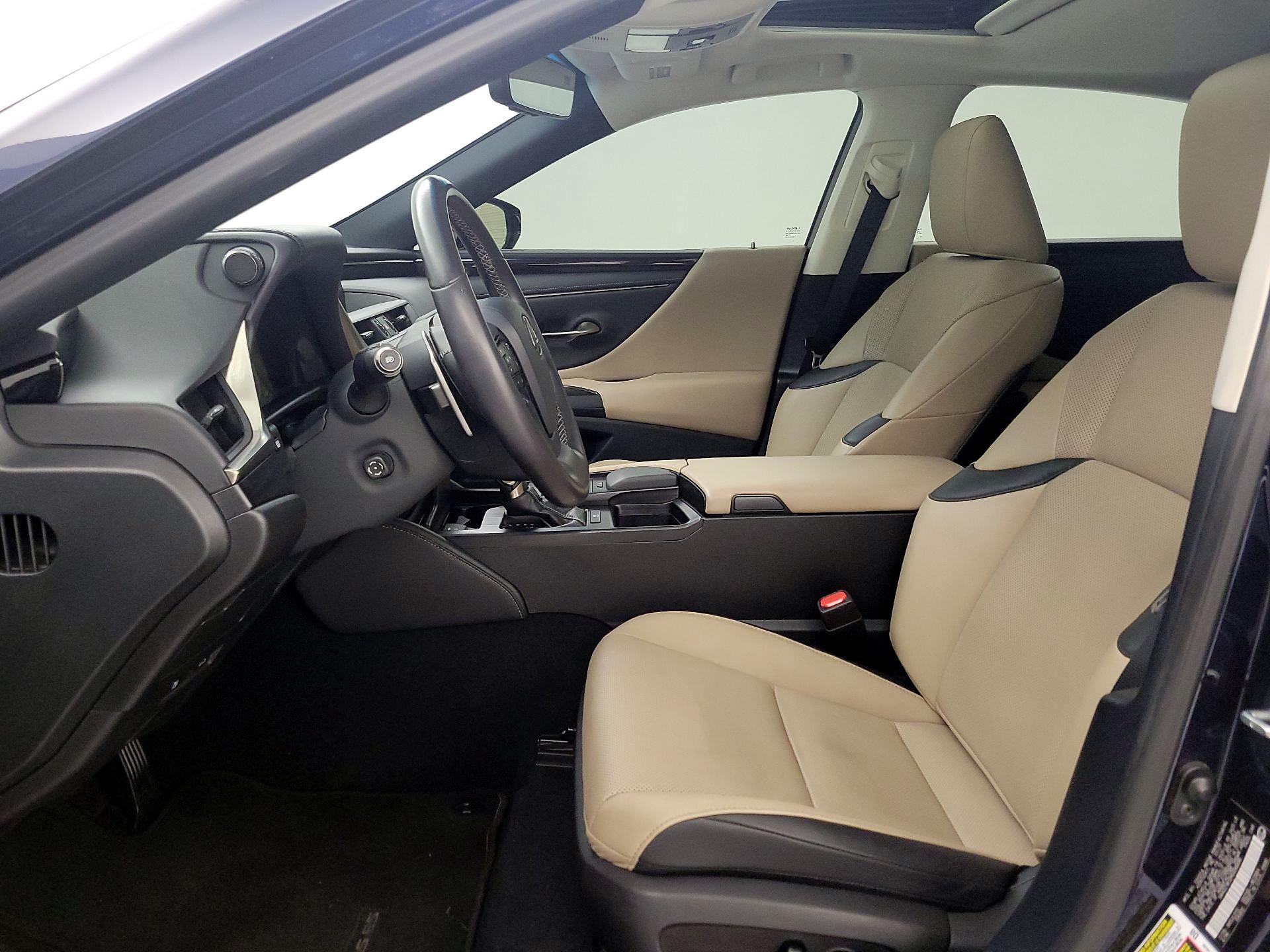 Thumbnail: 2021 Lexus ES - 11