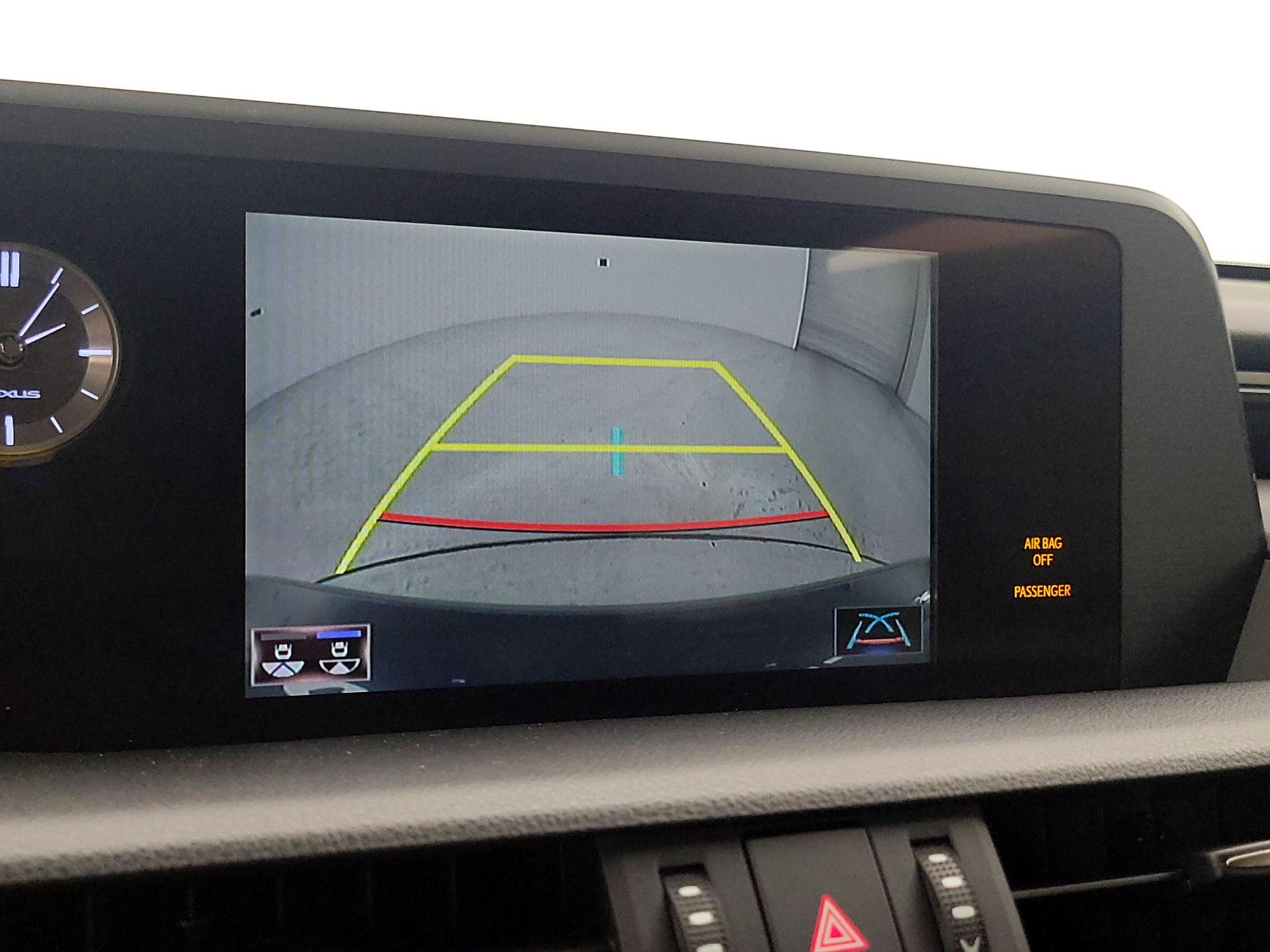 Thumbnail: 2021 Lexus ES - 14