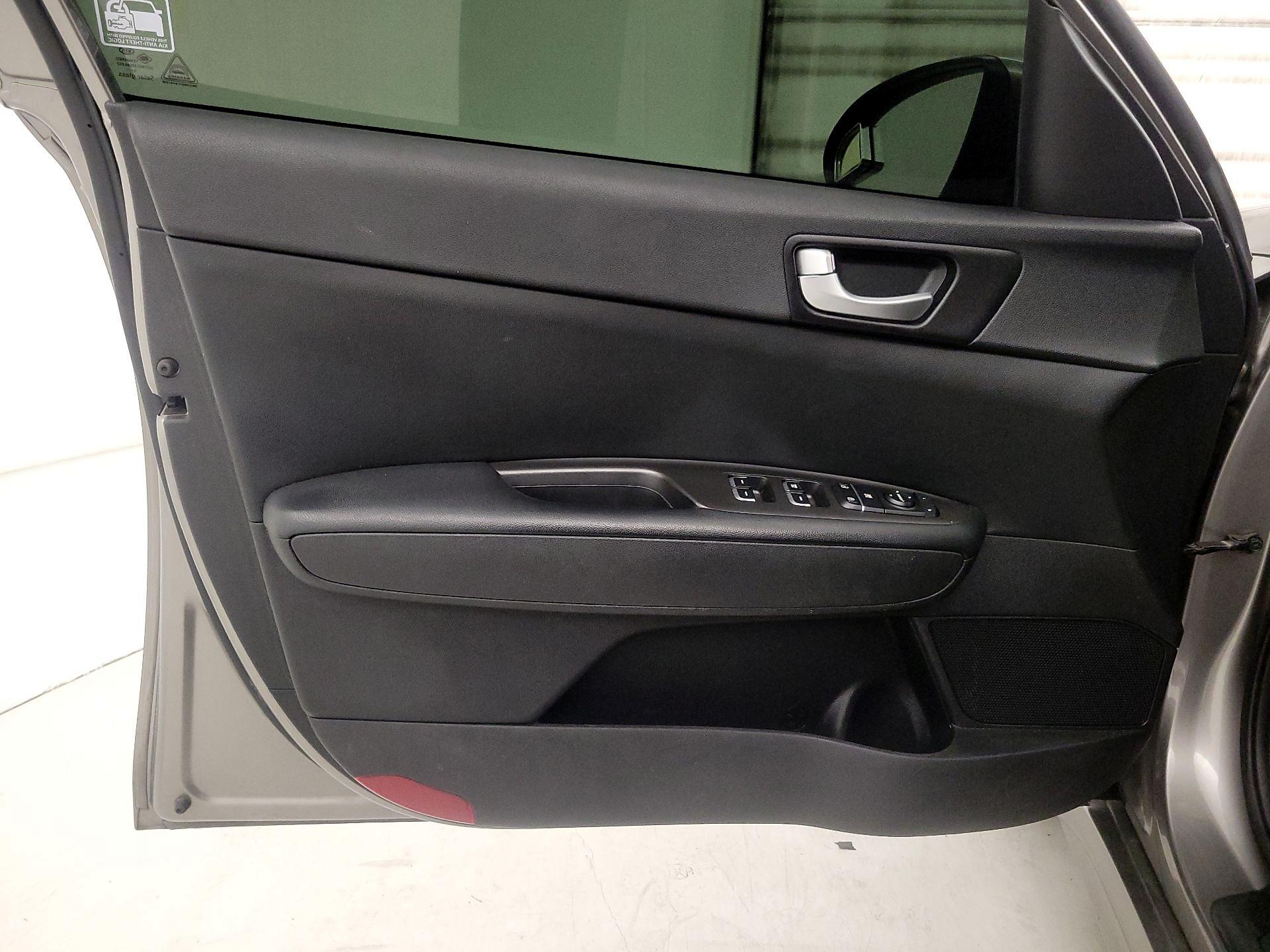 Thumbnail: 2016 Kia Optima - 12