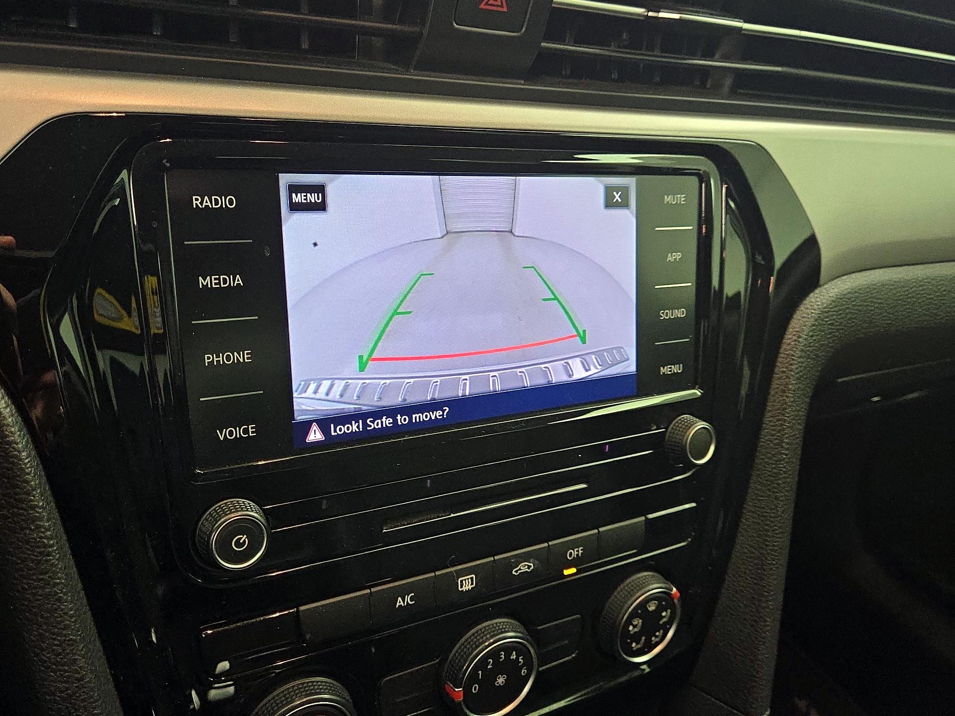 Thumbnail: 2021 Volkswagen Passat - 14