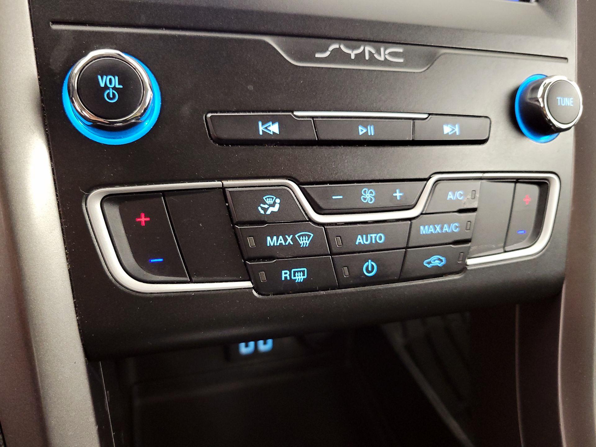 Thumbnail: 2020 Ford Fusion - 16