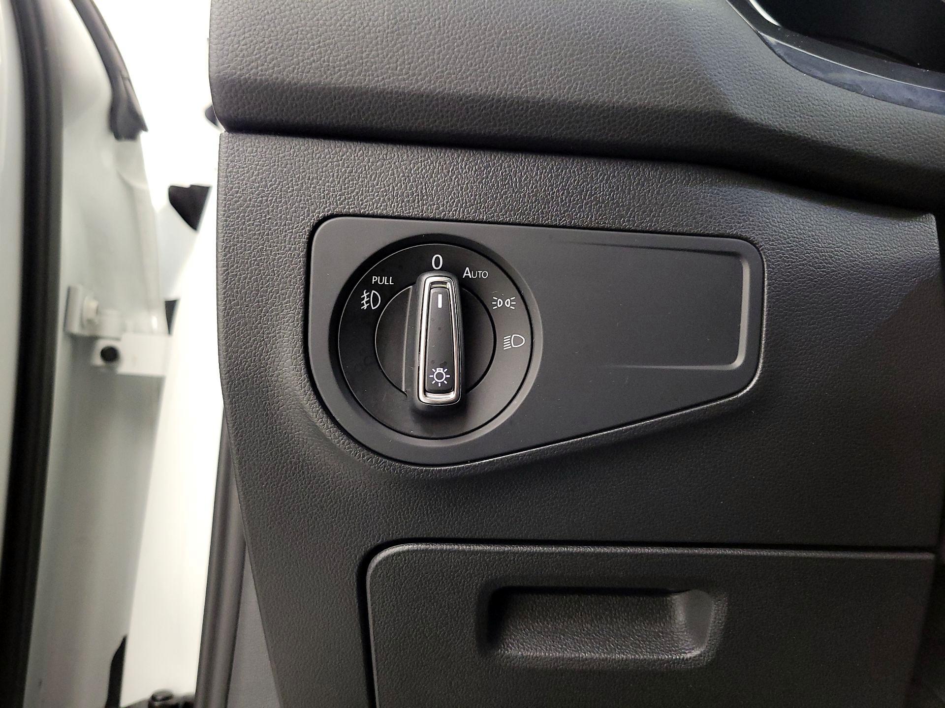 Thumbnail: 2021 Volkswagen Tiguan - 13