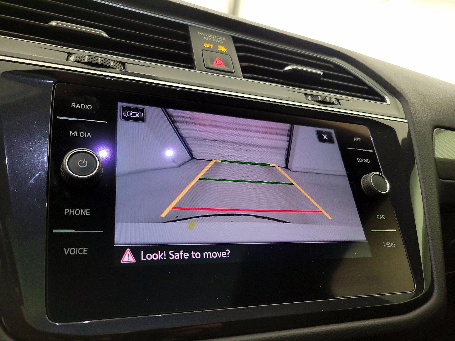 Thumbnail: 2021 Volkswagen Tiguan - 14