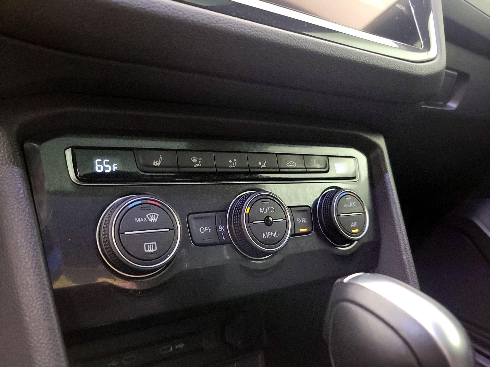 Thumbnail: 2021 Volkswagen Tiguan - 16