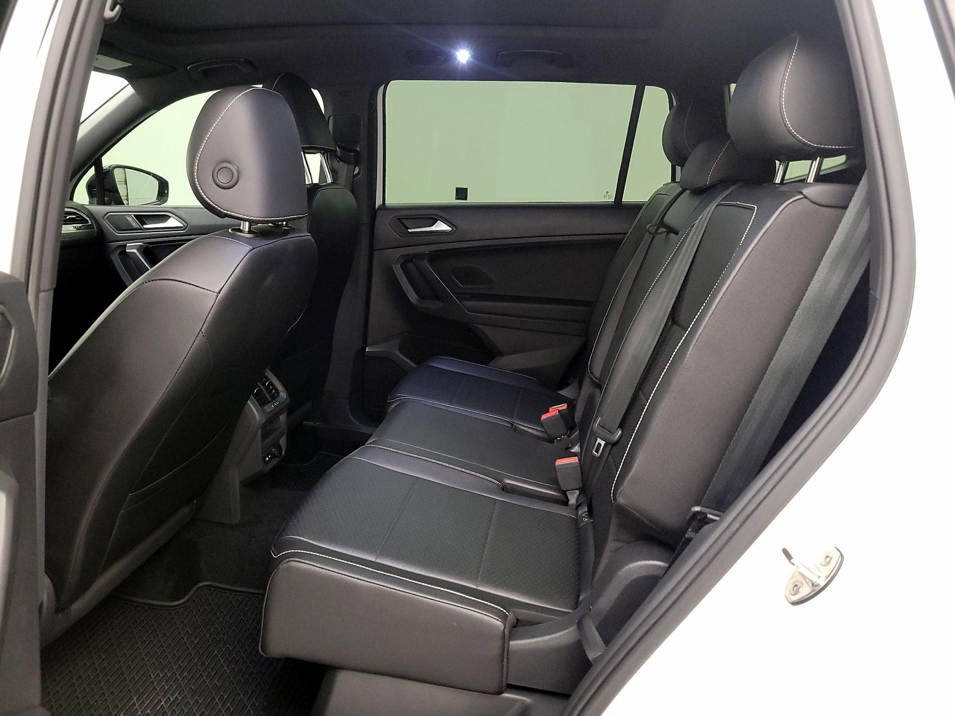 Thumbnail: 2021 Volkswagen Tiguan - 20