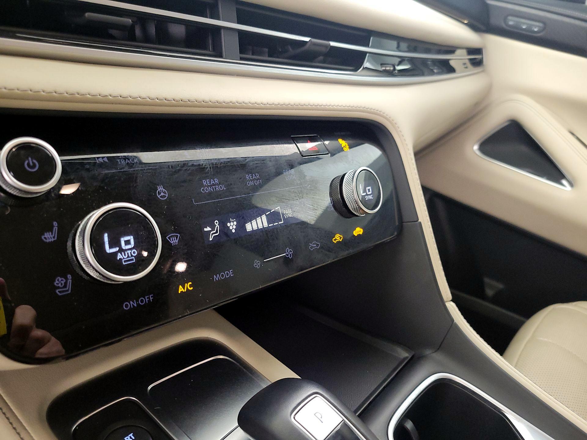 Thumbnail: 2023 INFINITI QX60 - 17