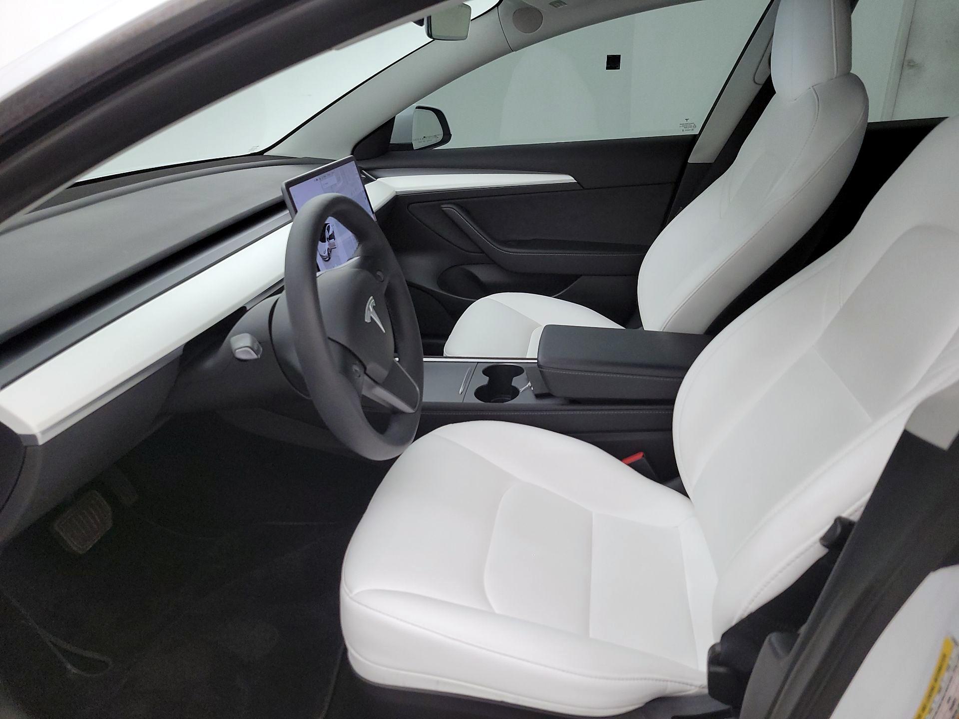 Thumbnail: 2022 Tesla Model 3 - 11