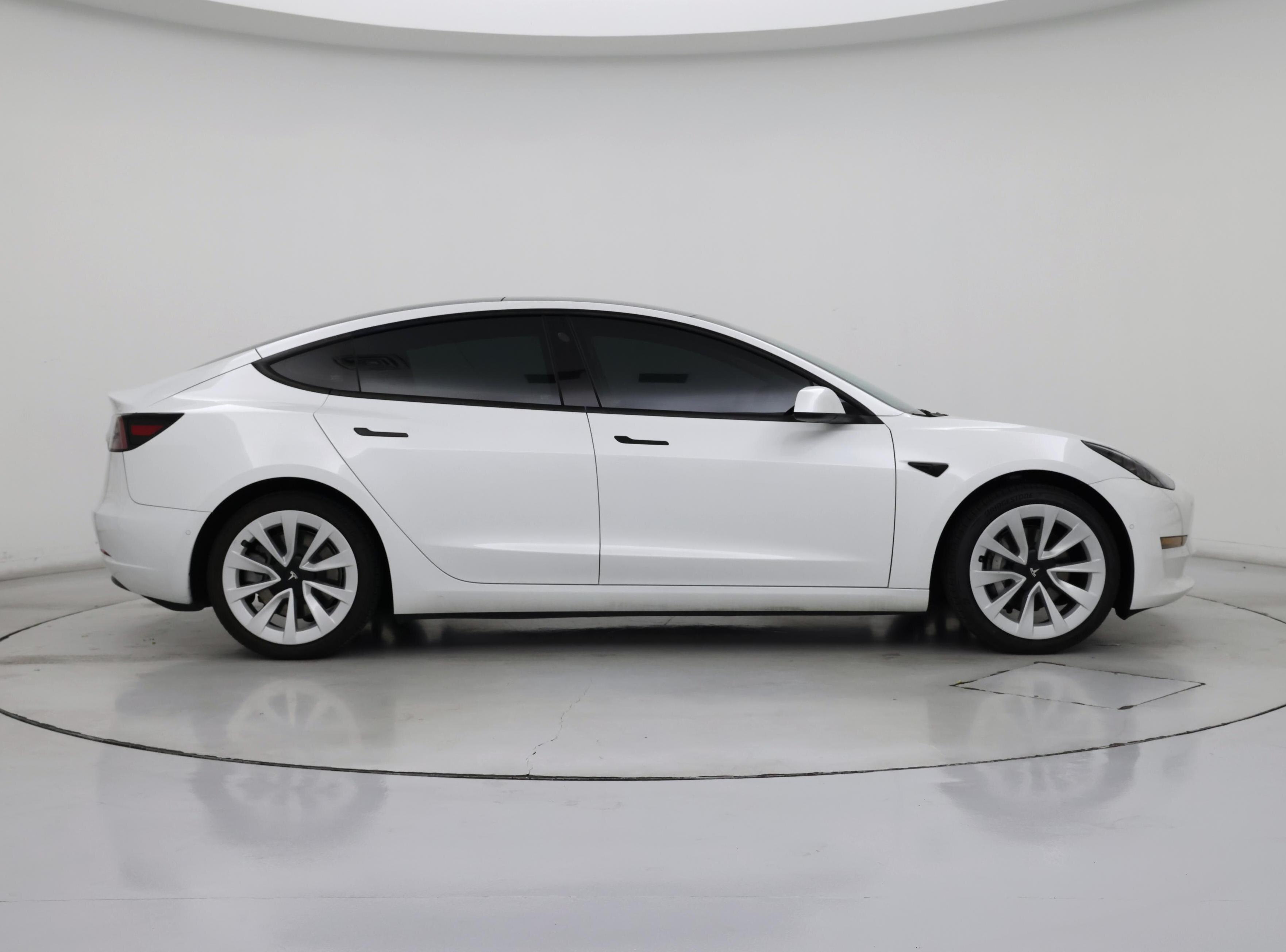 Thumbnail: 2022 Tesla Model 3 - 7