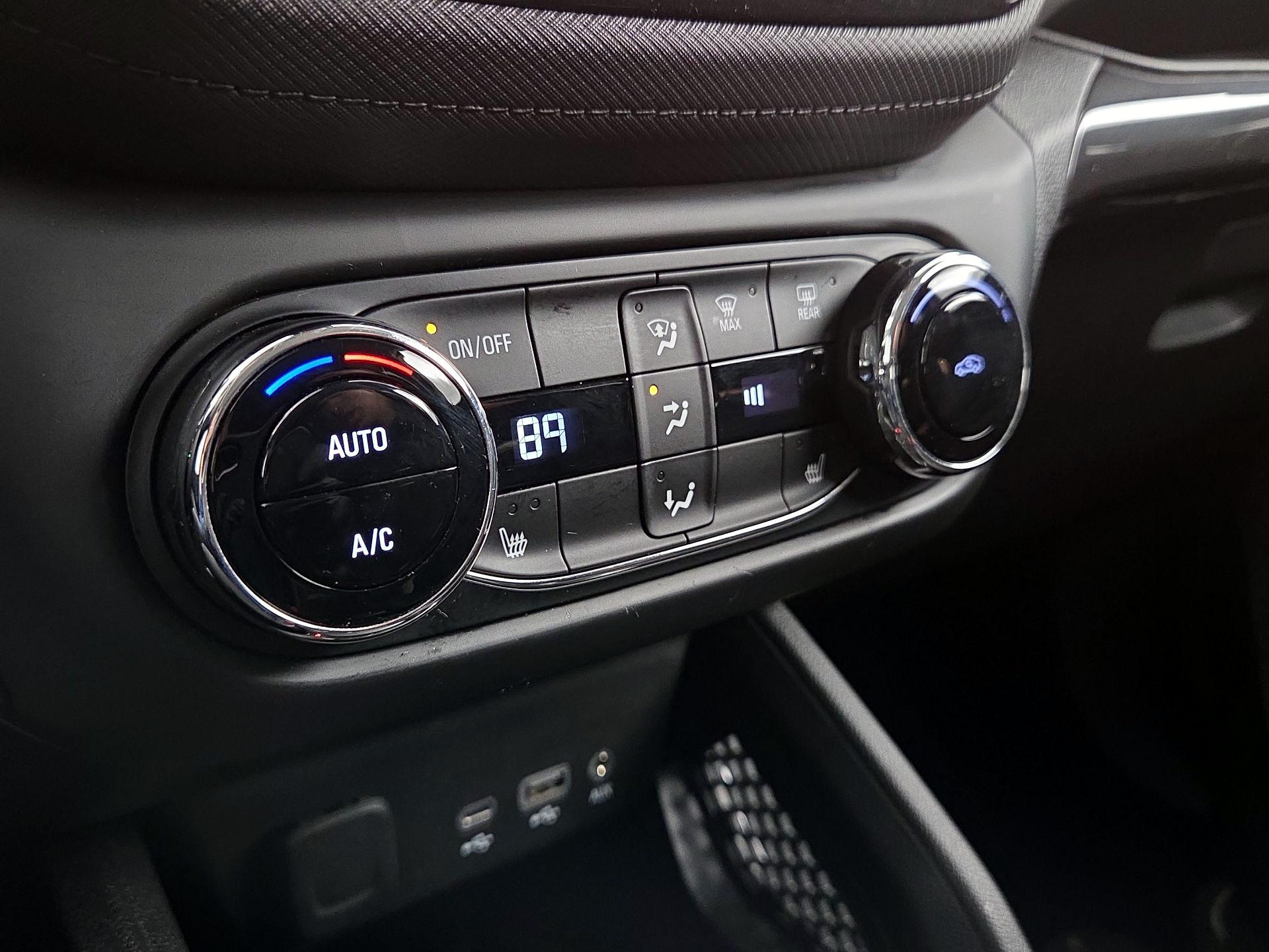 Thumbnail: 2022 Chevrolet TrailBlazer - 16