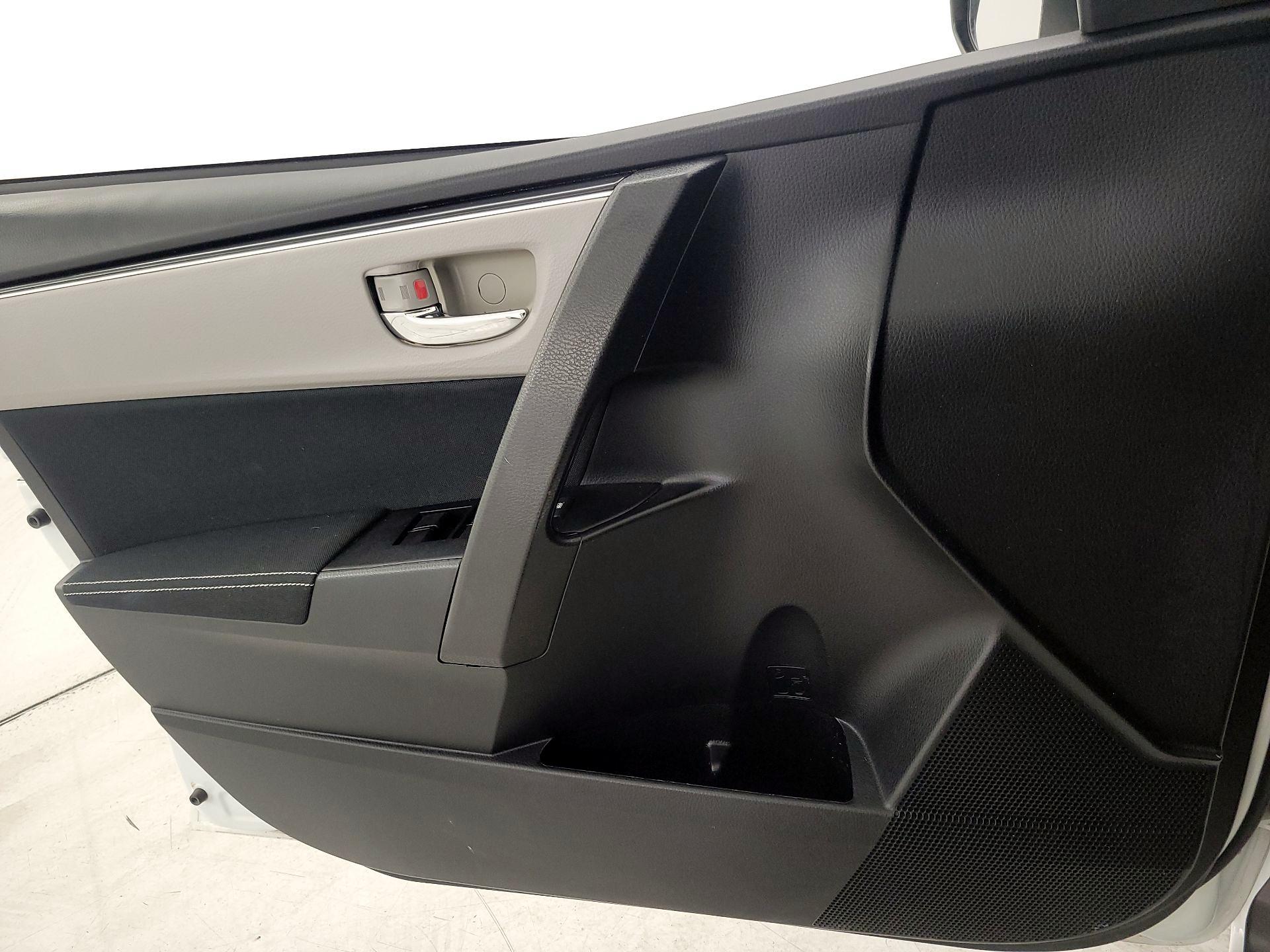 Thumbnail: 2018 Toyota Corolla - 12