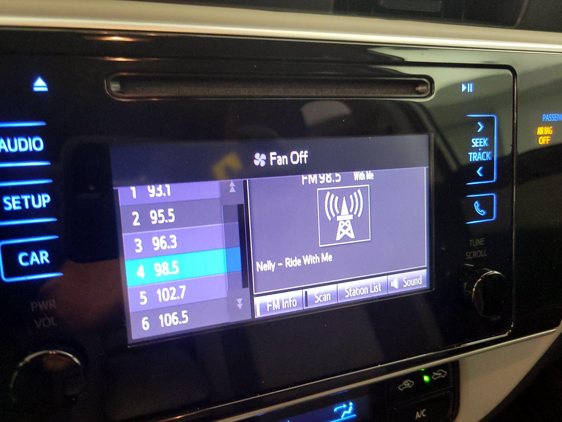 Thumbnail: 2018 Toyota Corolla - 15