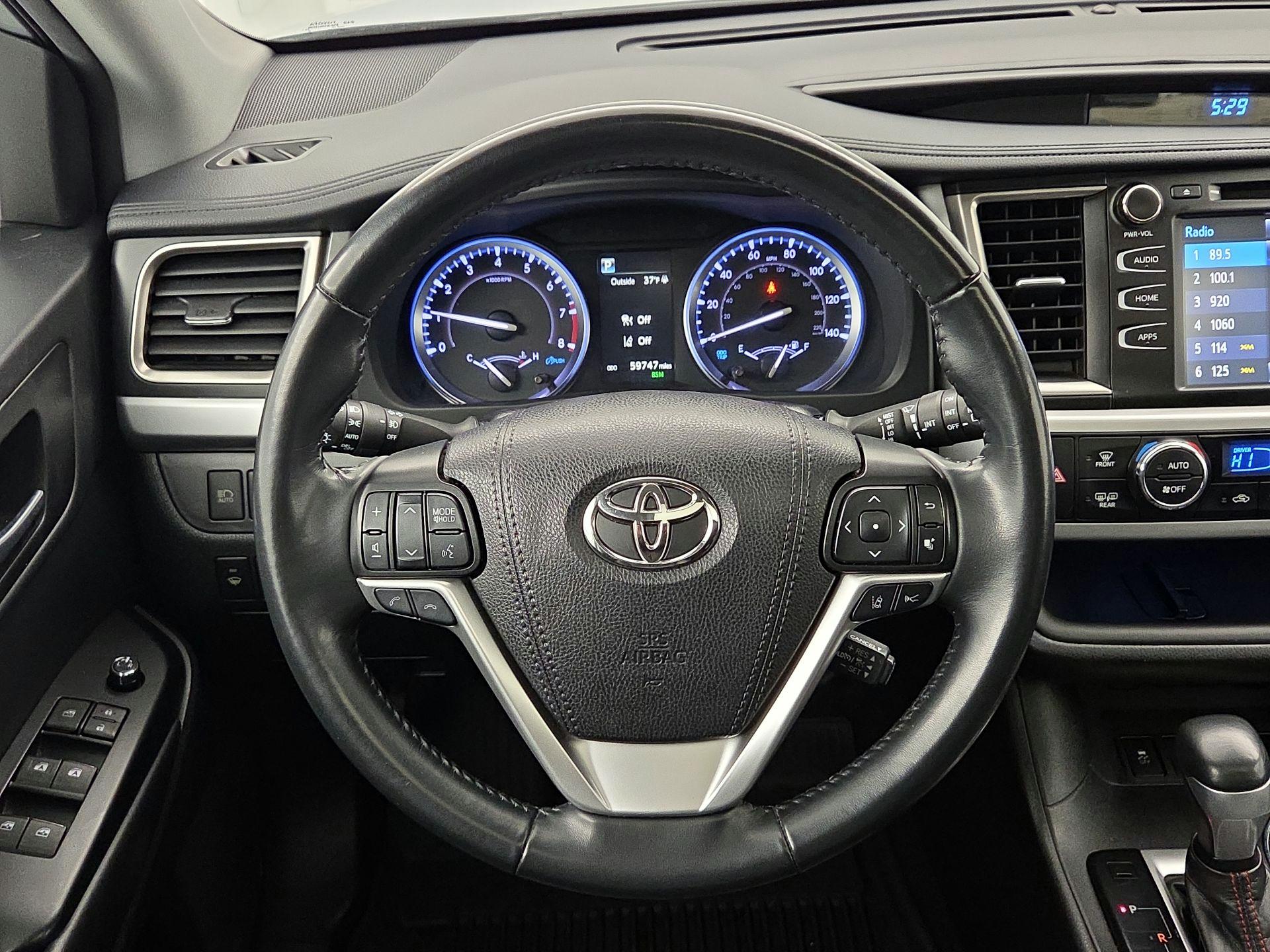 Thumbnail: 2019 Toyota Highlander - 10