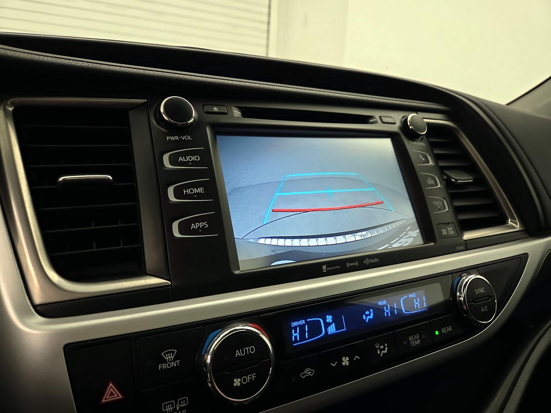 Thumbnail: 2019 Toyota Highlander - 14