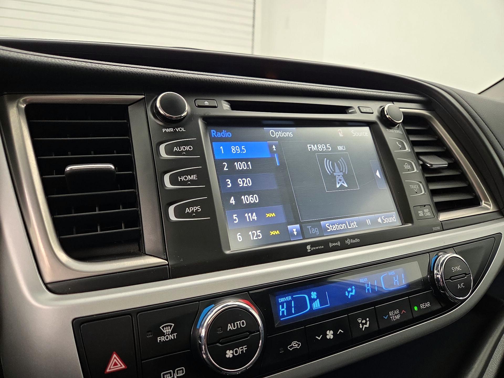 Thumbnail: 2019 Toyota Highlander - 15