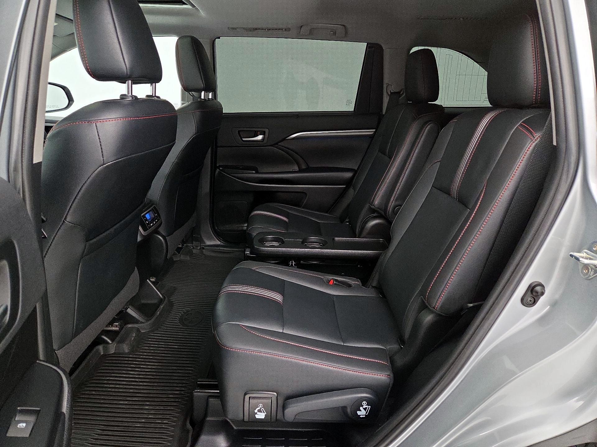 Thumbnail: 2019 Toyota Highlander - 20