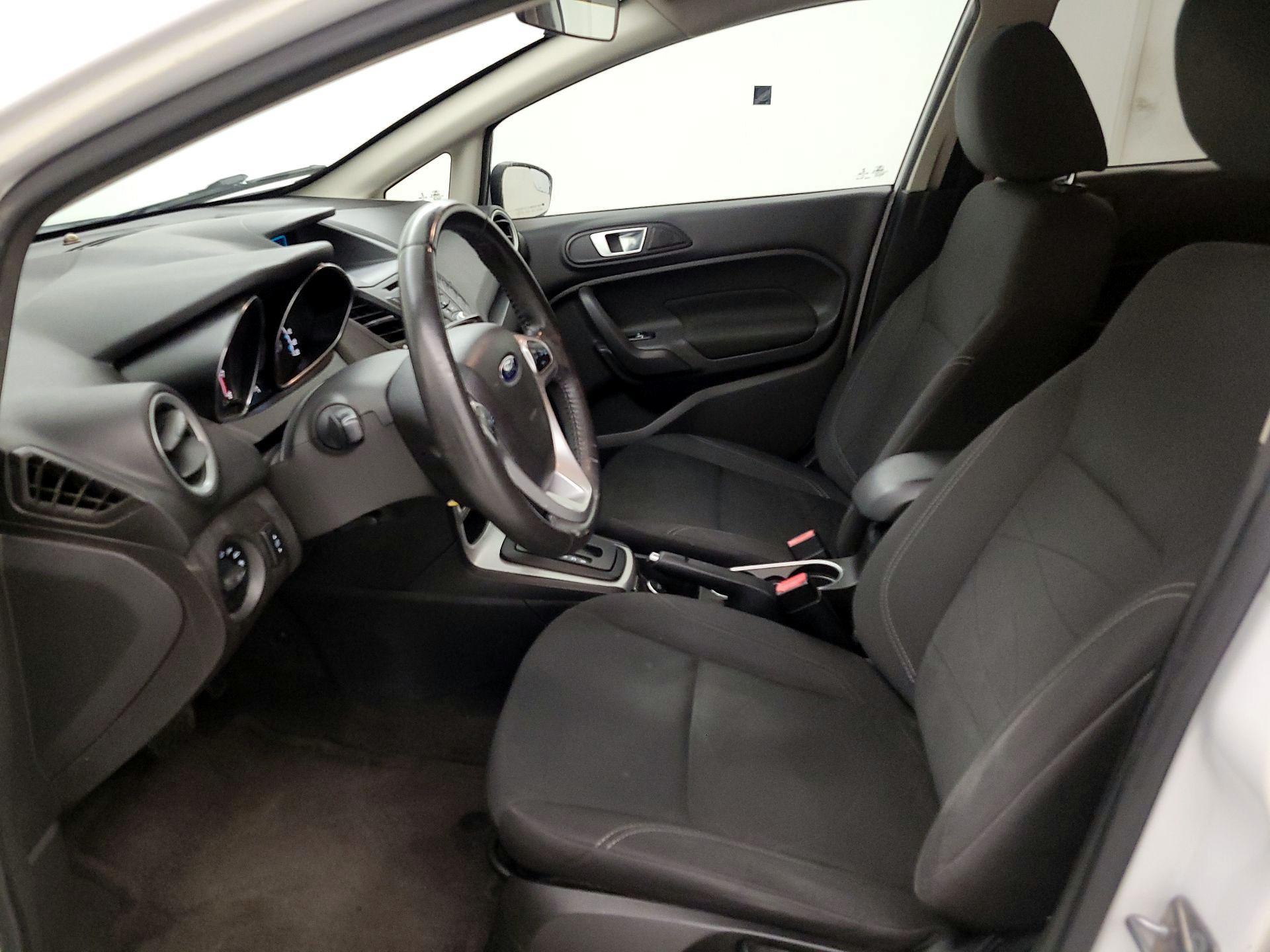 Thumbnail: 2015 Ford Fiesta - 11