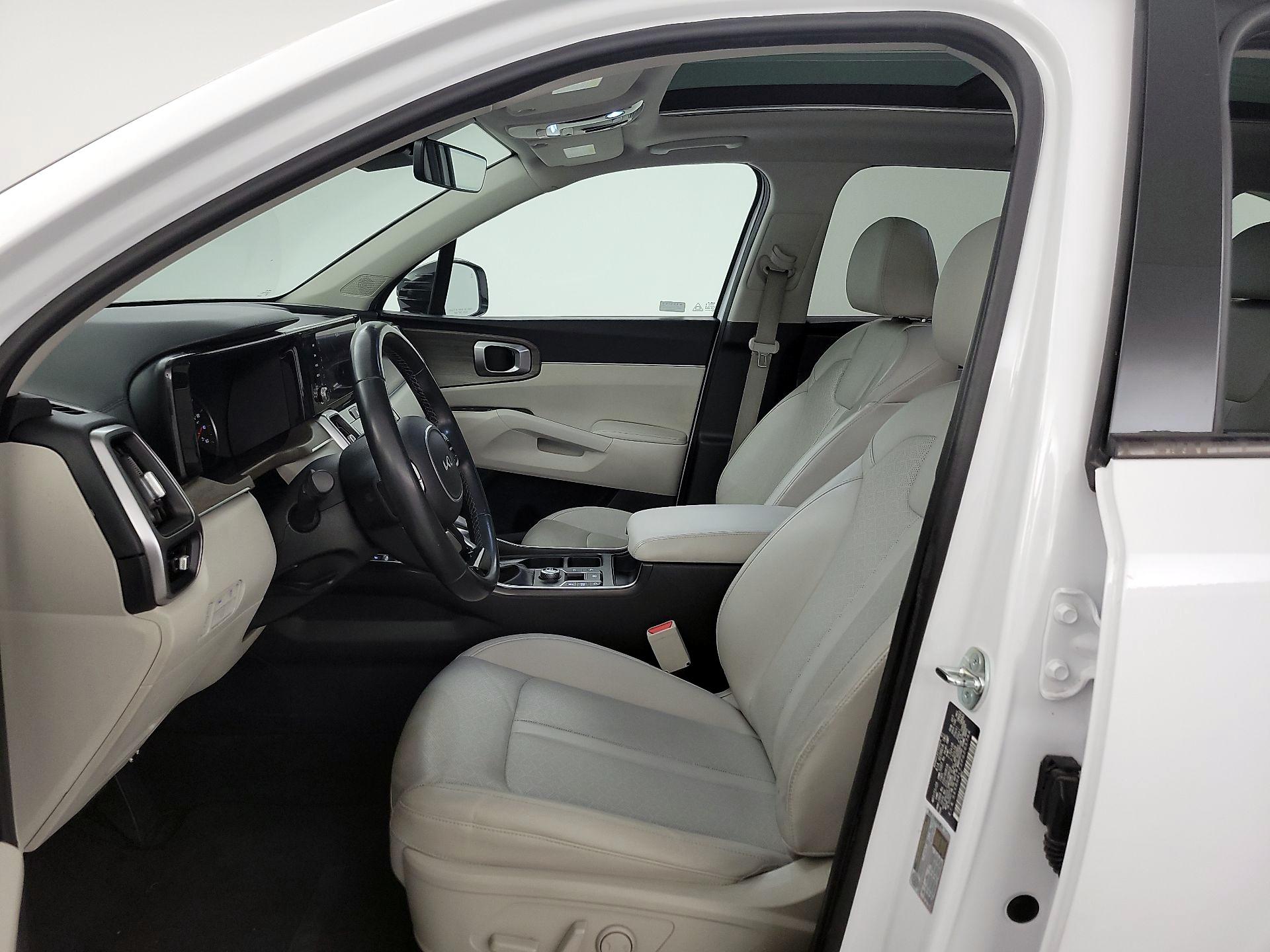 Thumbnail: 2023 Kia Sorento - 11