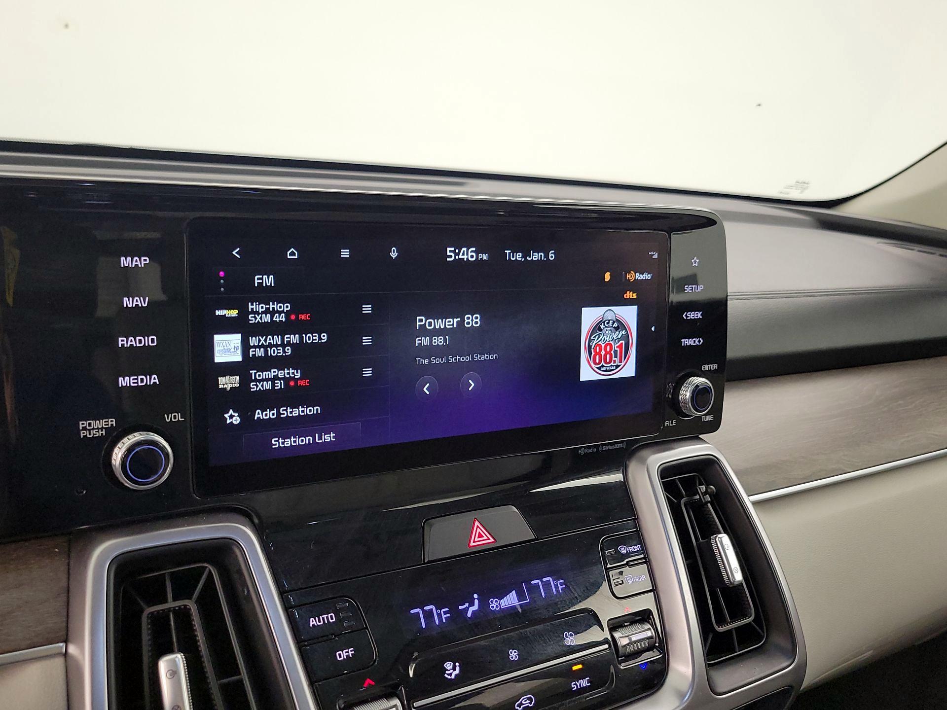 Thumbnail: 2023 Kia Sorento - 16