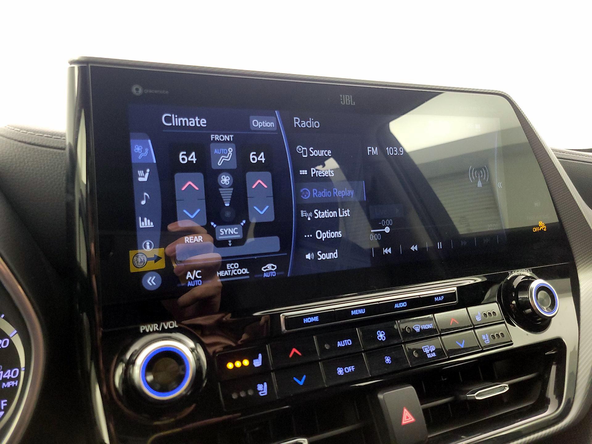 Thumbnail: 2022 Toyota Highlander - 16