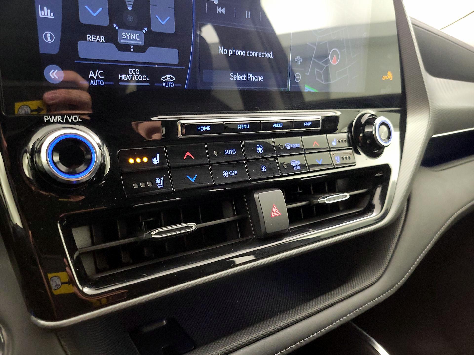 Thumbnail: 2022 Toyota Highlander - 17