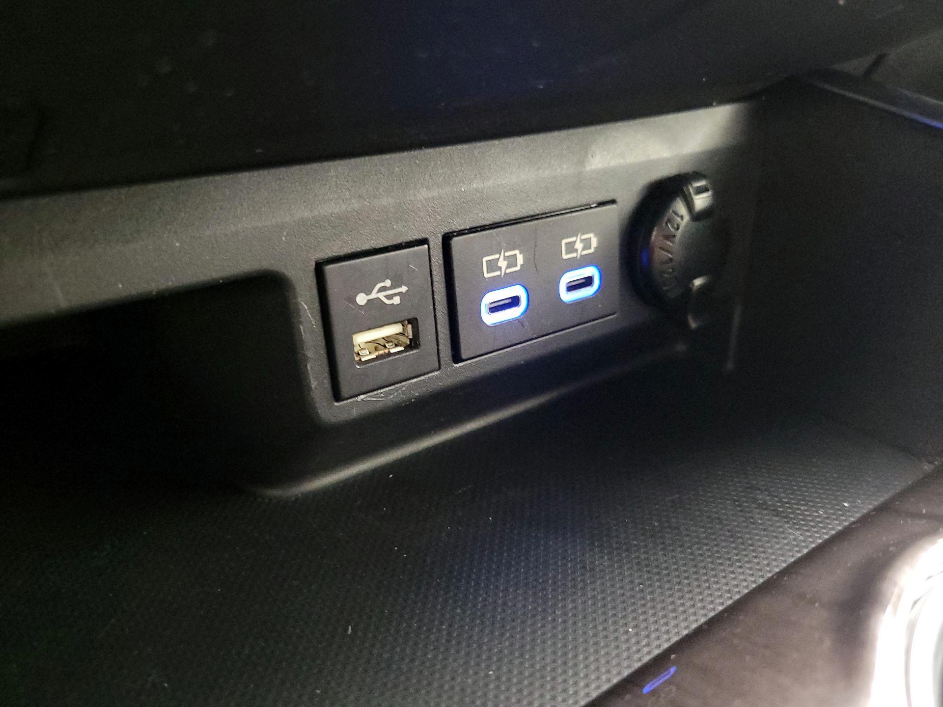 Thumbnail: 2022 Toyota Highlander - 19