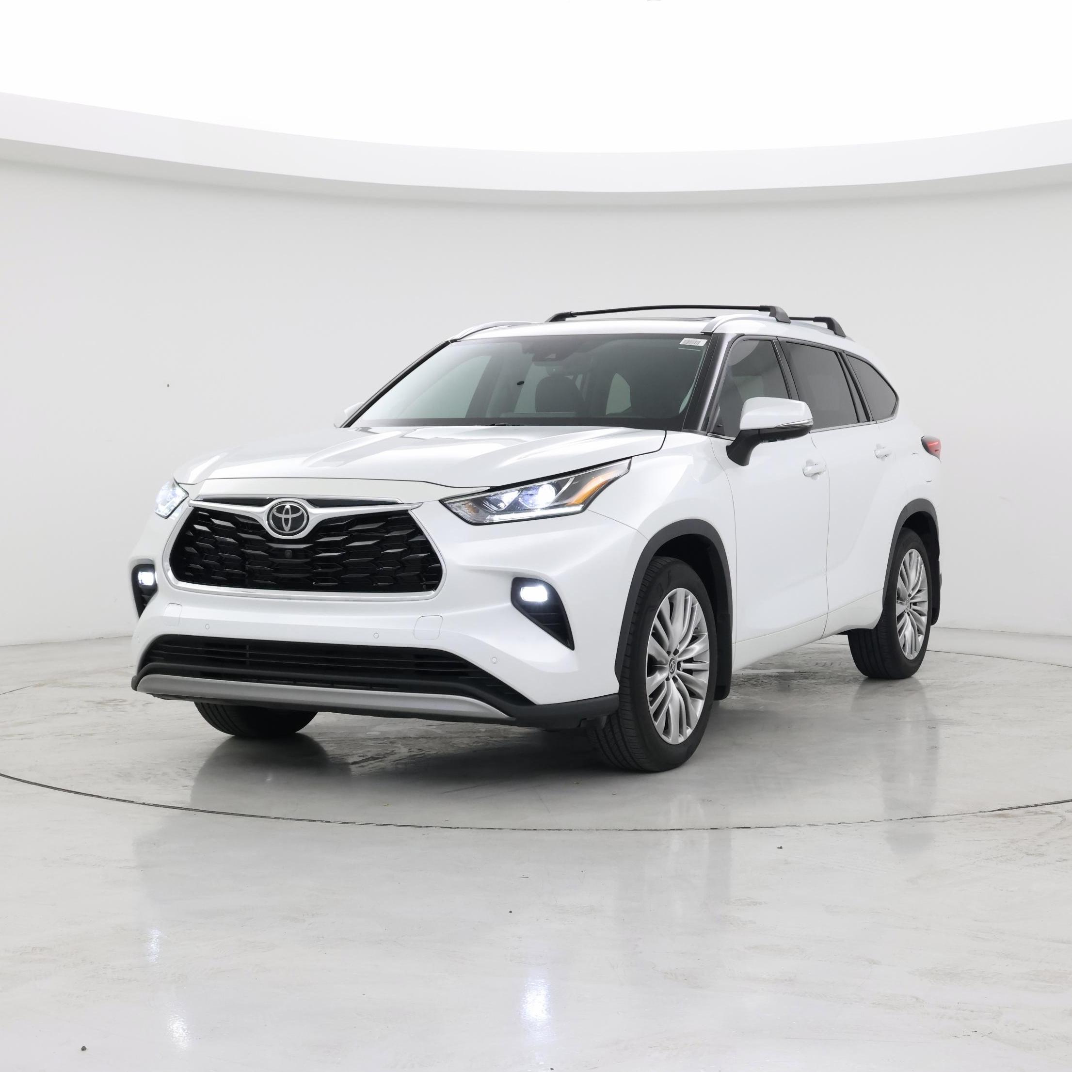 Thumbnail: 2022 Toyota Highlander - 4