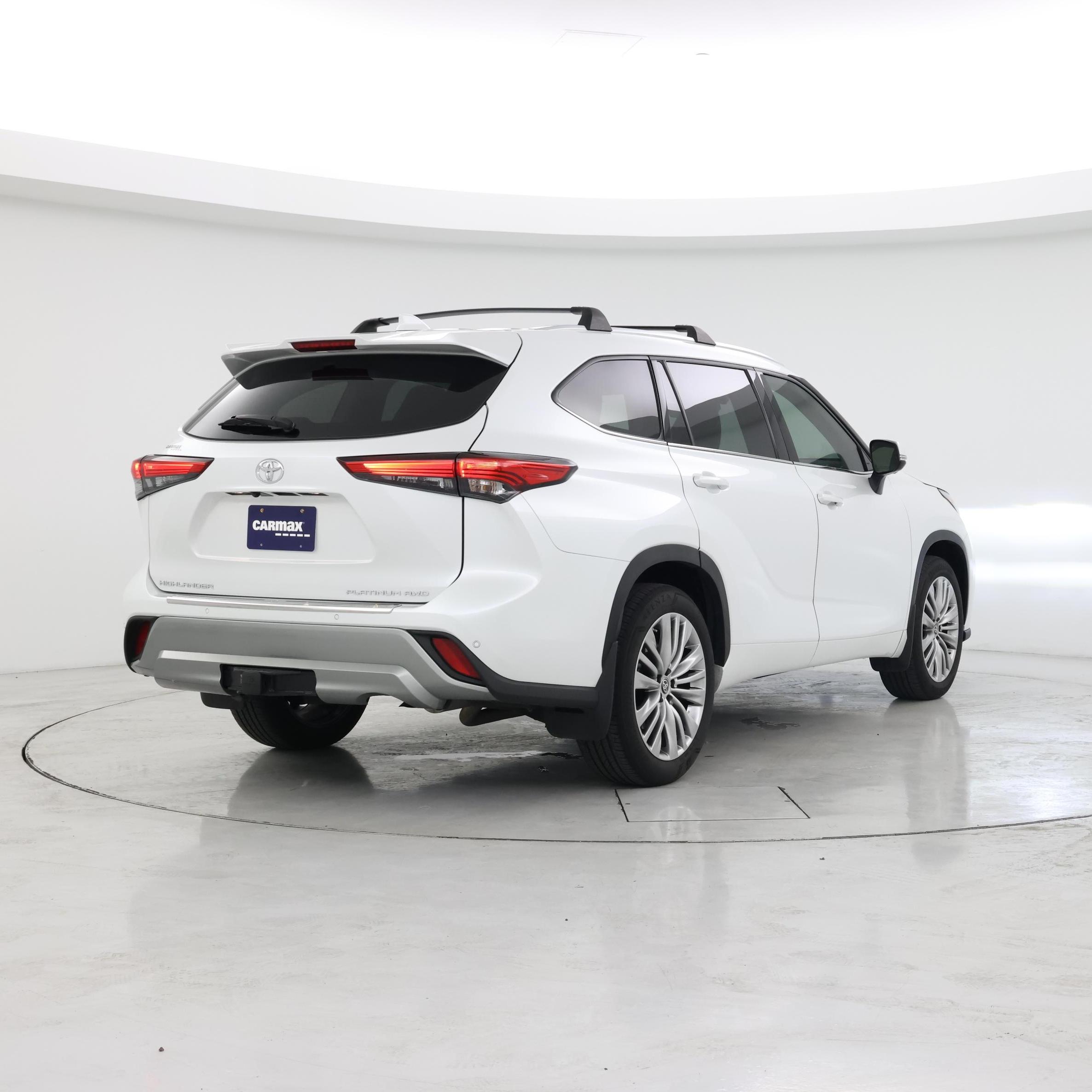 Thumbnail: 2022 Toyota Highlander - 8