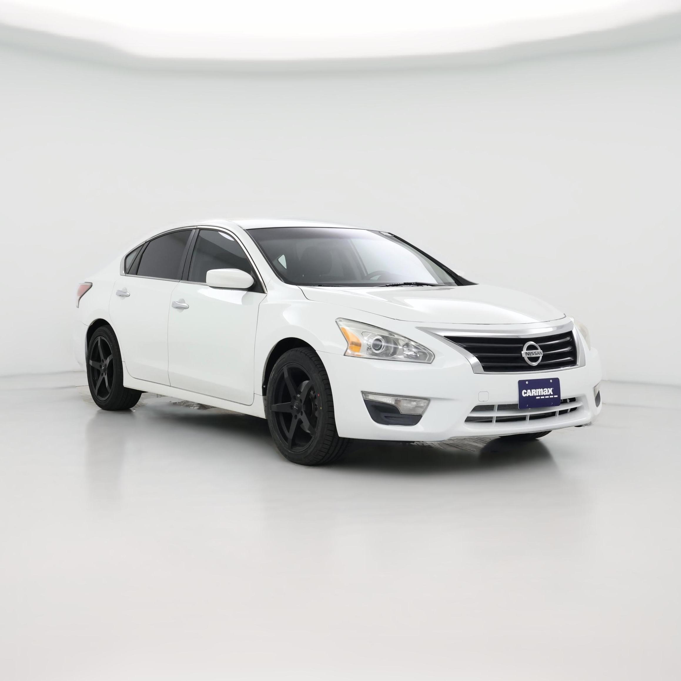 Thumbnail: 2015 Nissan Altima - 1