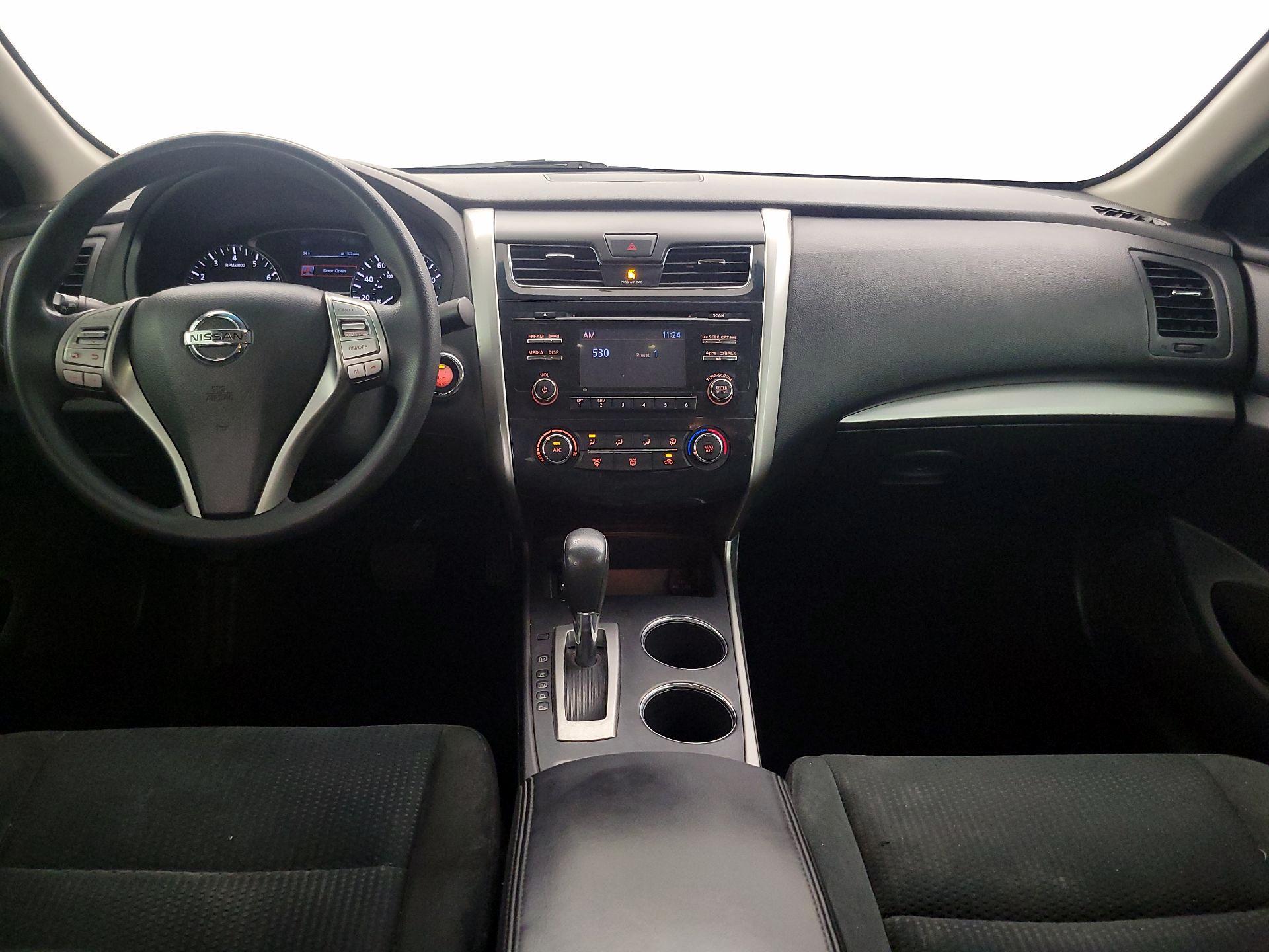 Thumbnail: 2015 Nissan Altima - 9