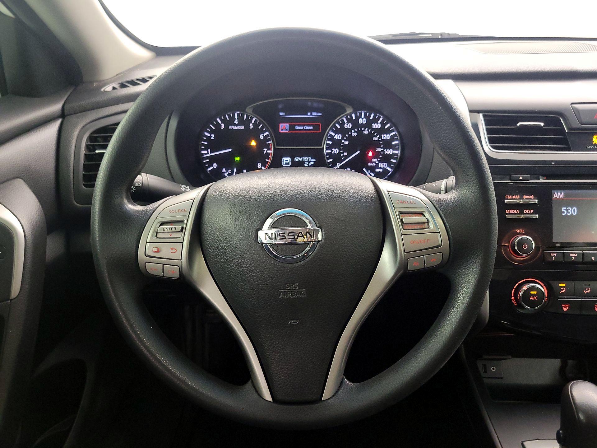 Thumbnail: 2015 Nissan Altima - 10